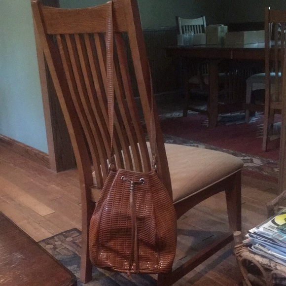 Italian leather drawstring bucket bag - Picture 2 of 7